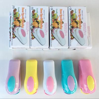 China Vacuum Sealing Machine Household Mini Vacuum Sealing Machine for Home Supplies for sale