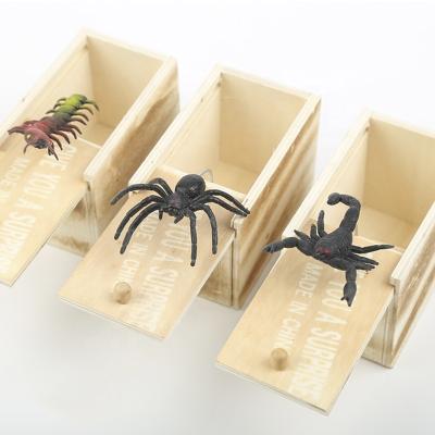 Китай Amazon New Arrival Scary Susto de caixa de Toy Scare Box Handmade Hot Wooden Prank Insect Spider Joke Alert Box Sale продается