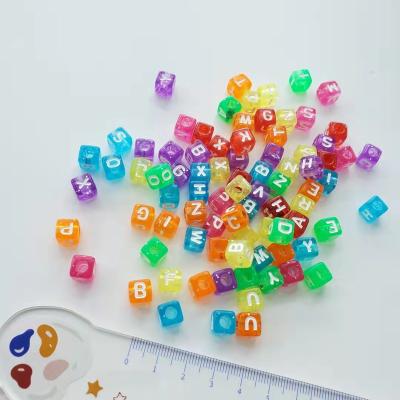 China Factory Price Wholesale 7mm Square Cube Plastic Letter Bangle Bracelet Beads Acrylic Alphabet Beads For Jewelry Making for sale