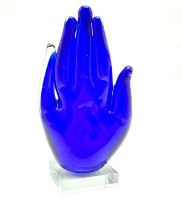 China Europe/North America/Aus/Unique Hand Glass Palm Figurines New Design Glass Artware for sale