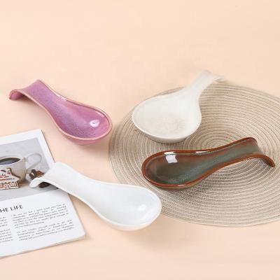 China Dishwasher Custom Kitchen Cooking Spoon Rest Utensil Holder New Porcelain Pocket Ceramic Spoon Rest for sale