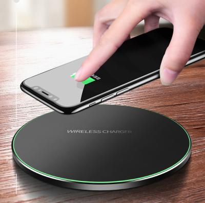 China 2019 Amazon Best selling Black and White Fabric/leather/glass 10W Fast Charging wireless charger 9V 2A for sale