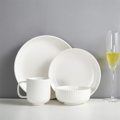 China Viable Elegant Matte European Wedding Luster Modern Design White Porcelain Dinnerware Set With Custom Logo for sale