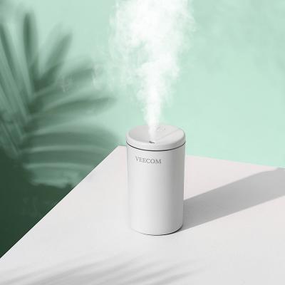 China Smell Light 300ml h2o Mini LED Humidifier Mist Spray Double Aroma Essential Oil Diffuser Car USB Comfortable Wet Portable Air Mini Humidifier for sale