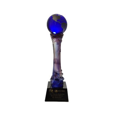 China Liuli Chinese Health Care Institutes Features Trophy Transparent Glass Crystal Award Trophy Folk Craft for sale