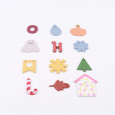 China Dry Cleaning Hot 50  Bag 2 Hole Mix Cartoon Animal 2 Hole Wooden Baby Button for sale