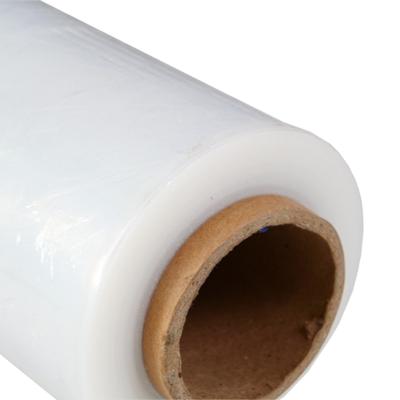 China Moisture Proof Lldpe Material Hand Pallet Wrap Extened Core Stretch Film for sale