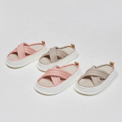 China CUSHIONING New UTUNE Factory Summer Dropshipping Couples Slippers EVA Linen Home Breathable Open Canvas Indoor Slippers for sale