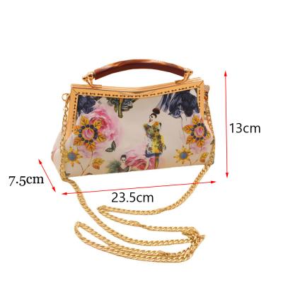 China Fashion 2021 new ladies fashion temperament handbag banquet bag shoulder diagonal chain bag for sale