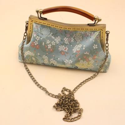 China Fashion Handmade Ladies 2021 New Fashion Handbag Vintage Shoulder Bag Diagonal Chain Bag for sale