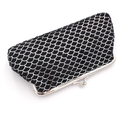 China 2021 new fashion style flannel fish scale tanning ladies hand multifunctional small bag small cosmetic bag for sale