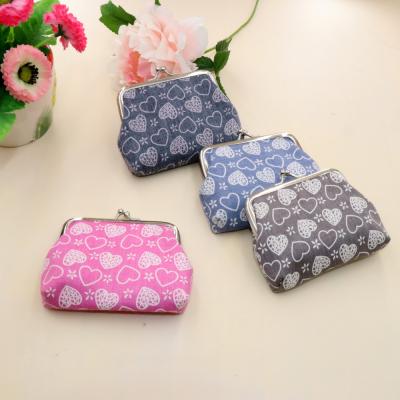 China Durable Custom Ladies Wallet 2021 Heart Printing Cloth Card Bag Kiss Lock Coin Purse for sale