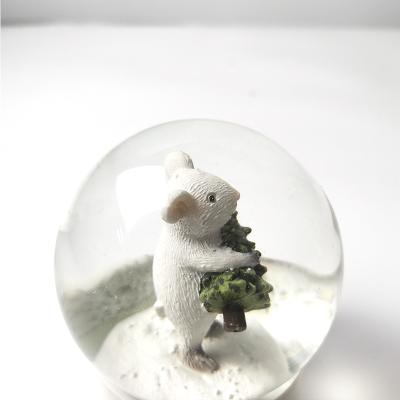 China High Quality Cute Resin Water Snow Globe Mouse Christmas Tree For Kids Gifts for sale