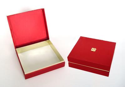 China Presentación personalizada de papel regalo rojo Cajas de cartón Embalaje con tapa en venta