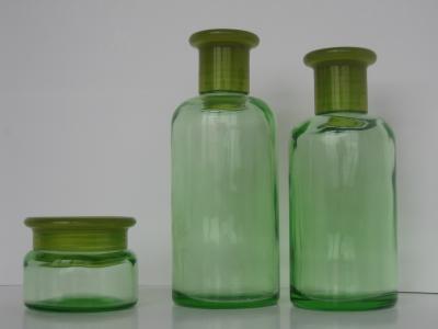 China De groene Gekleurde Flessen 200ML 150ML 50G van het Etherische olieglas met Openingsreductiemiddel & GLB Te koop