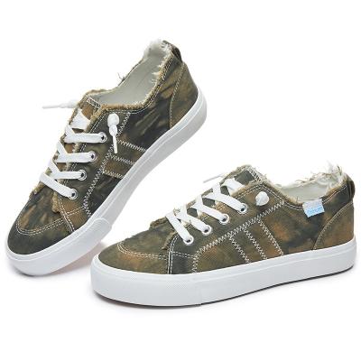 China Fashion Trend New Arrivals 2022 Summer Army Green Canvas Men's Casual Sneaker Shoes Custom Made Canvas Shoes For Men for sale