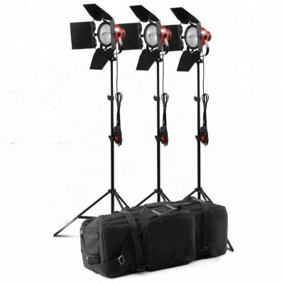 中国 2400W Dimmable Tungsten Halogen Red Video Light Kit For Photography 販売のため