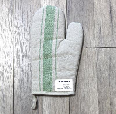 China Thermal Resistance 100% Cotton Woven Lined Kitchen Oven Mitten Gloves for sale