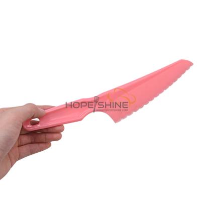 China Disposable Colorful Plastic Bakeware Part Wedding Birthsay Cake Pizza Knife for sale