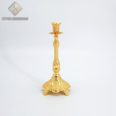 China Medium Size Candelabra Wedding Sustainable Candelabra Centerpiece Decorative Metal Candle Holders for sale