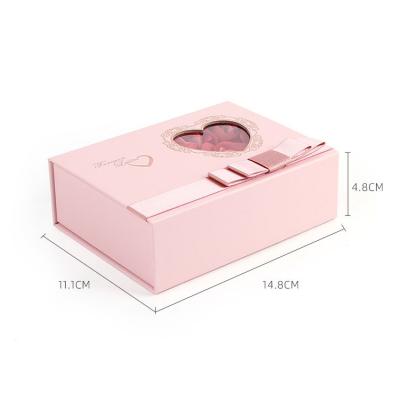 China New Recycled Materials Design Customize Heart Shape Clear Flower Arrangement Box And Bag With Handle for sale