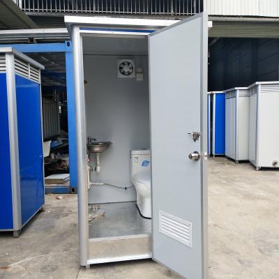 China Modern Outdoor Mobile Chemical Toilet Portable Toilet House Container Assembly Prefab Chambers for sale