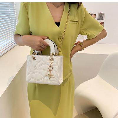 China High Quality Vintage Red Women Wedding Classic Princess Totes Ladies Diamond Leather Handbags Lady Bags for sale