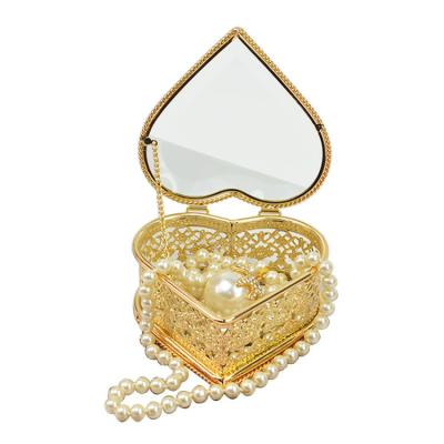 China Luxury Heart Shaped Metal Metal Ring Box Glass Jewelry Box Customized by Guangdong Factory for sale