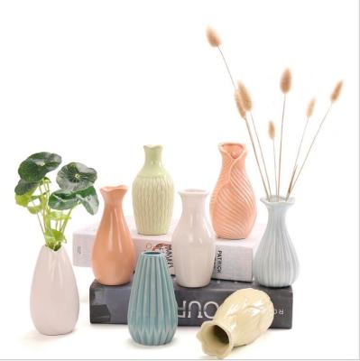 China American Style Home Decoration Essential Oil Aromatherapy Flower Ceramic Diffuser Bottle for sale