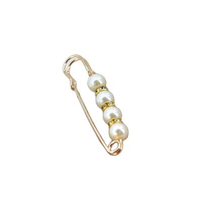 China Fashionable Custom Made Korean Style Pearl Brooch Fashion Ladies Large All-match Brooch for sale