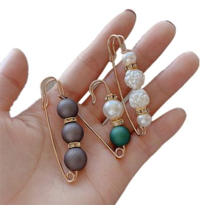 China 2021 Fashion Candy Color Pin Big Curved Fashionable Custom Women's Brooch Pin for sale