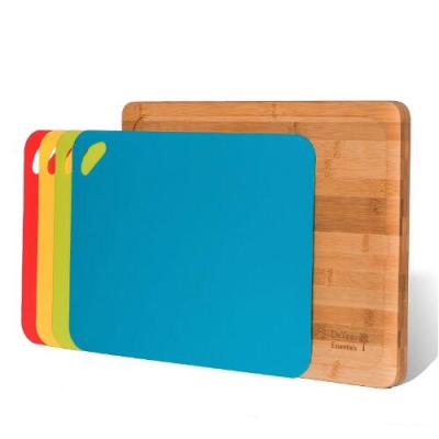 China Sustainable cutting boards with 1 reversible bamboo chopper and 4 fitted colored plastic cutting mats for sale