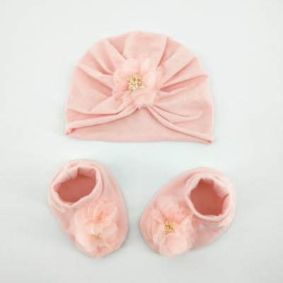 China Cozy Cute Casual All Season Baby Hat and Booties 2 Piece Baby Beanie Set for sale