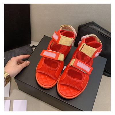 China CUSHIONING chappal designer quality smile slipper box packing masculinos de chinelo for man women sandals for sale