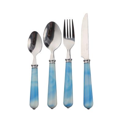 China Sustainable Customized Handle Color Stainless Steel Flatware Handle 16 PCS Plastic Cutlery Set for sale