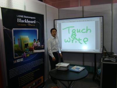 China Drahtlose Digital wechselwirkender Whiteboard, 54 Zoll Fingertouch zu verkaufen