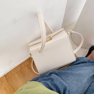 China 2019 Leather Bag Women's Fashion Faux Leather Messenger Bag Small Hard Leather Handbag for sale