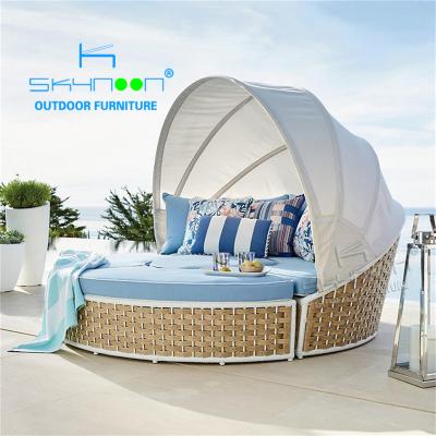 China Leisure All Weather Best Selling Rattan Daybed With Canopy Good Quality Wicker Daybed Europe Style Outdoor Daybed (13042) for sale