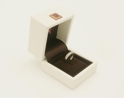 China Pure White Exquisite Luxury Ring Jewelry Box Velvet Lining Support Custom Gift Box for sale