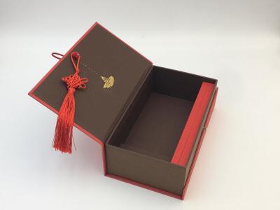 China La caja de regalo portátil de la sorpresa del día de tarjeta del día de San Valentín de caja de regalo del chocolate de la manija del cajón modificó para requisitos particulares en venta