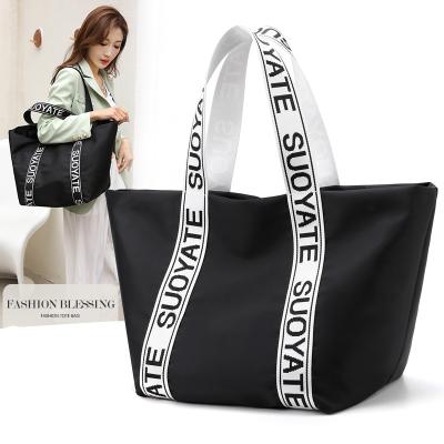 China 2021 New Arrivals Fashion Girls Large Capacity Nylon Handbag Fashion Casual Handbag Tote Purses For Ladies for sale