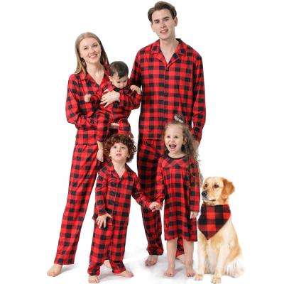 China QUICK DRY Family Clothes Printed Suit Christmas Family PAJAMAS Fashion Casual Plaid Christmas Family Red Black Pajamas for sale