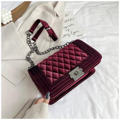 China Fashion One-shoulder Fashion Ins Fashion Bag Chain Rhombus Velvet European Fashion New Diagonal and American All-match Bag for sale