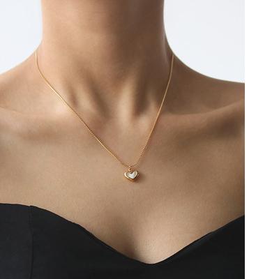 China Love Clavicle Titanium Steel Necklace French Natural Heart Shaped Shell Pendant Simple TRENDY Retro Necklace For Women Gold MI Necklace for sale