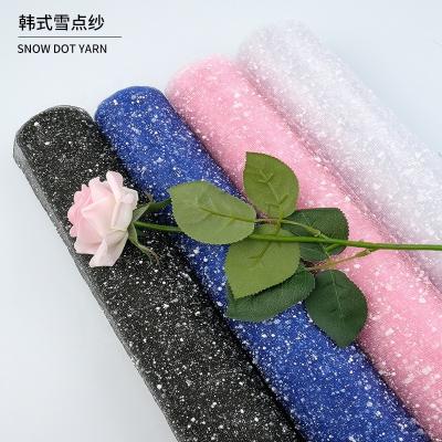 China Snow Stitch Yarn Flower Bouquet Wrapping Mesh Florist DIY Materials Anti-static Romantic Manual Rose Decoration Wrapping Mesh for sale