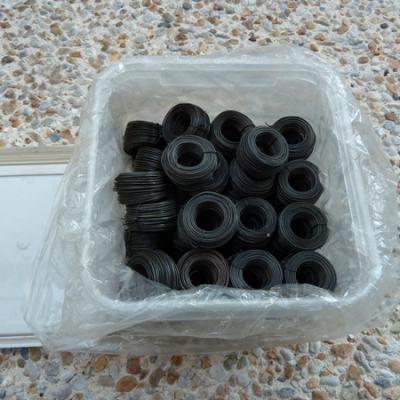 China Binding wire 200 grams of small coils black annealed wire in plastic bucket (Anping factory) for sale