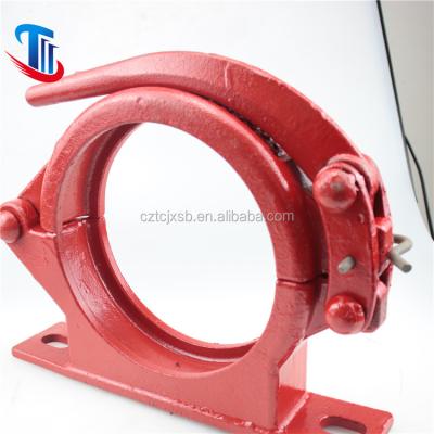 Chine Crossing Pipe Concrete Pump Pipe Flange With Pedestal Support Coupling 5 Inch DN125 à vendre