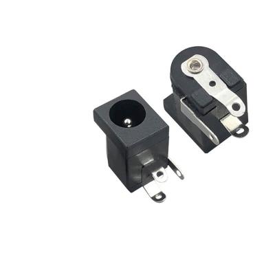 China DC-005 Residential/General Purpose DC Power Jack Socket Connector DC005 5.5*2.1mm 2.1 Round Pin 3pin Plug White Color for sale