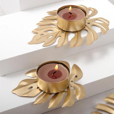 China New Design Luxury Metal Home Decoration Candle Holder Decor Candlestick Gold Wholesale for sale