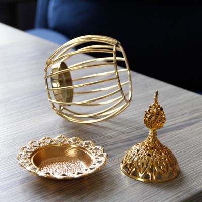 China Modern Home Decoration Censer Candlestick Holder Gold Metal Candle Holder Stand New for sale